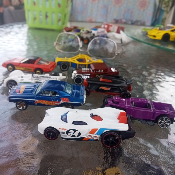 Bundle of 7 Hotwheels 80's 90's 2000's - Picture 3 of 6